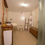 Πανσιόν La Vieille Cloche 3*