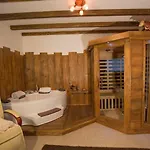 Πανσιόν La Vieille Cloche 3*