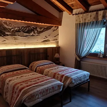 招待所 La Vieille Cloche 萨伊恩特-雷米-恩-博塞斯